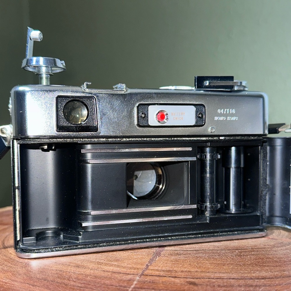 YASHICA Electro 35 Rangefinder + Original Manual & Case - Picture 14 of 16
